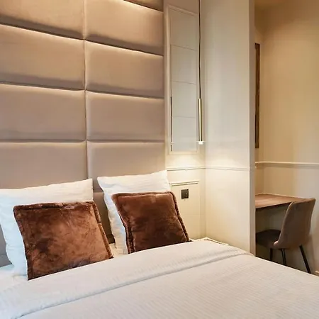 Versailles - Duke Housing Париж